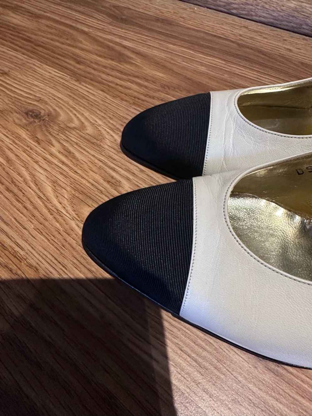 Salvatore Ferragamo - Black and White Slingback Heels - Picture 6 of 7